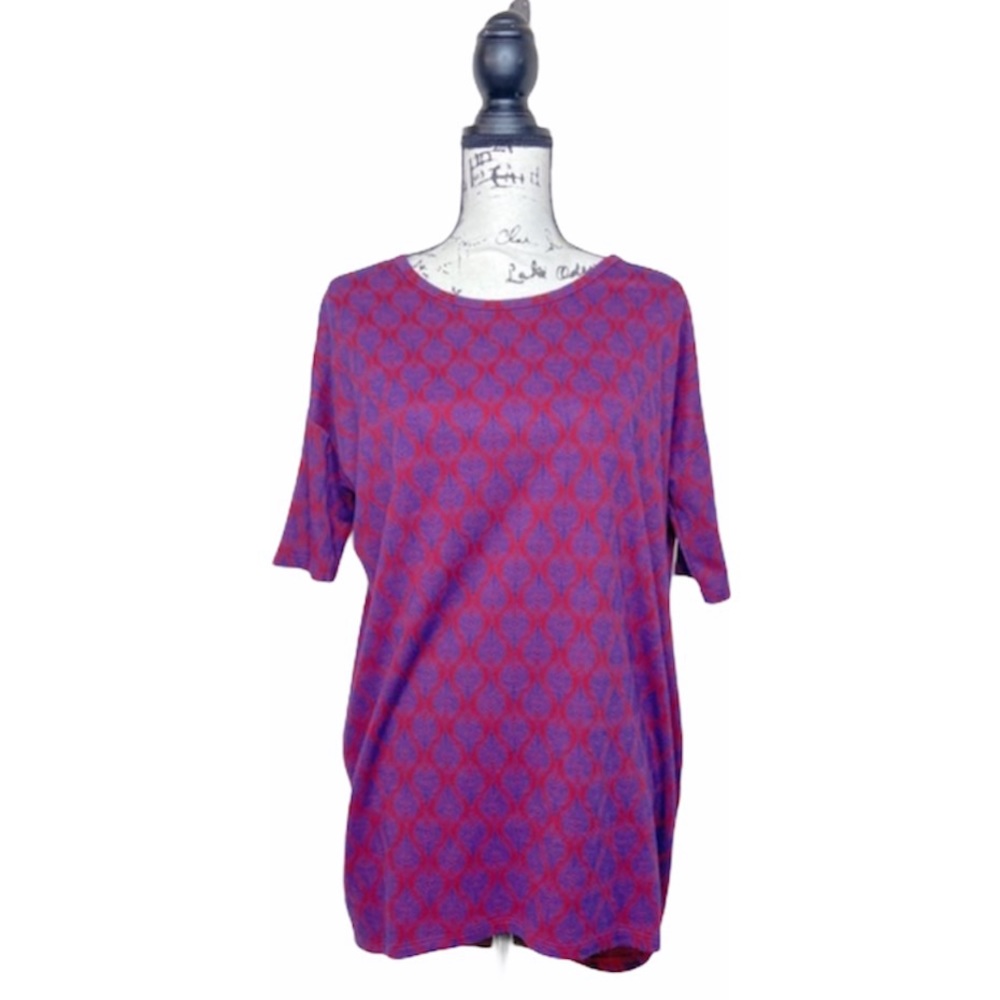 LuluRoe Bed & Red Blouse